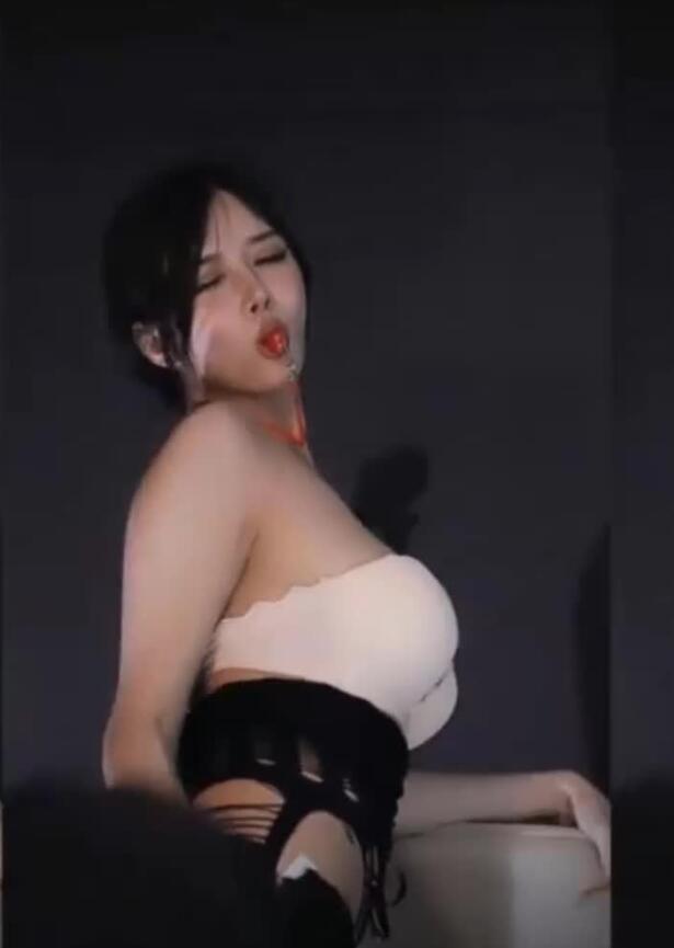 小恩雅 透视绑带拖依福利视频